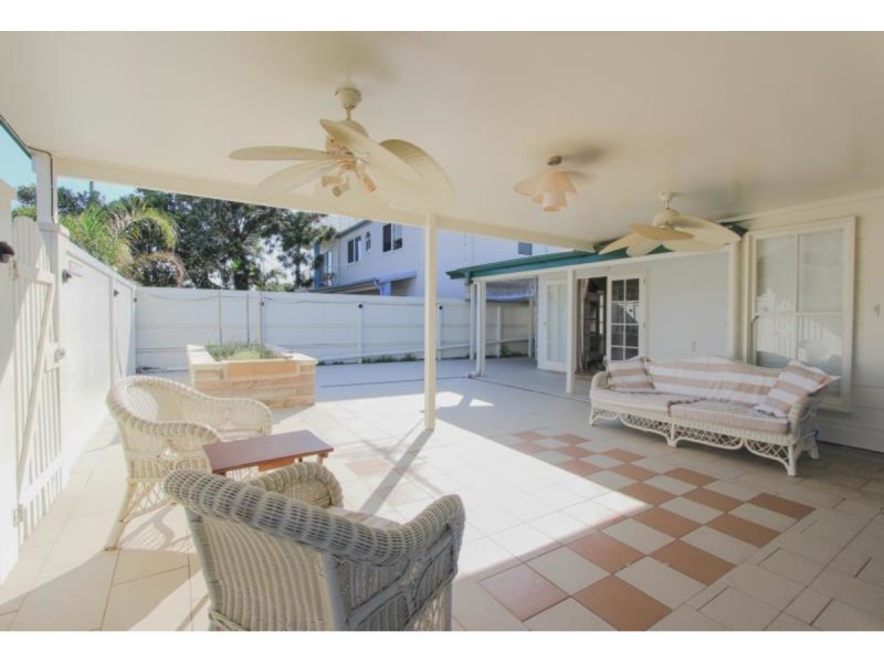 69 Mirrawena Avenue, Bangalee QLD 4703